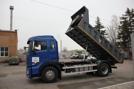 Новий 12-ти тонний самоскид поповнив автопарк «Полтаватеплоенерго»