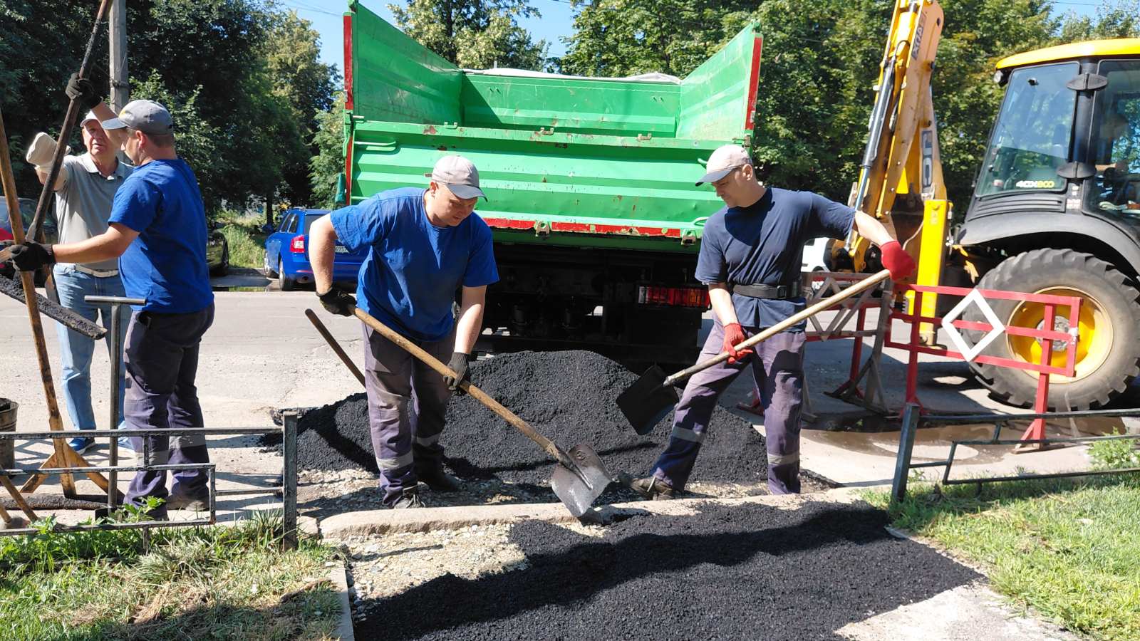 Відновлюємо благоустрій після минулорічних розкопок